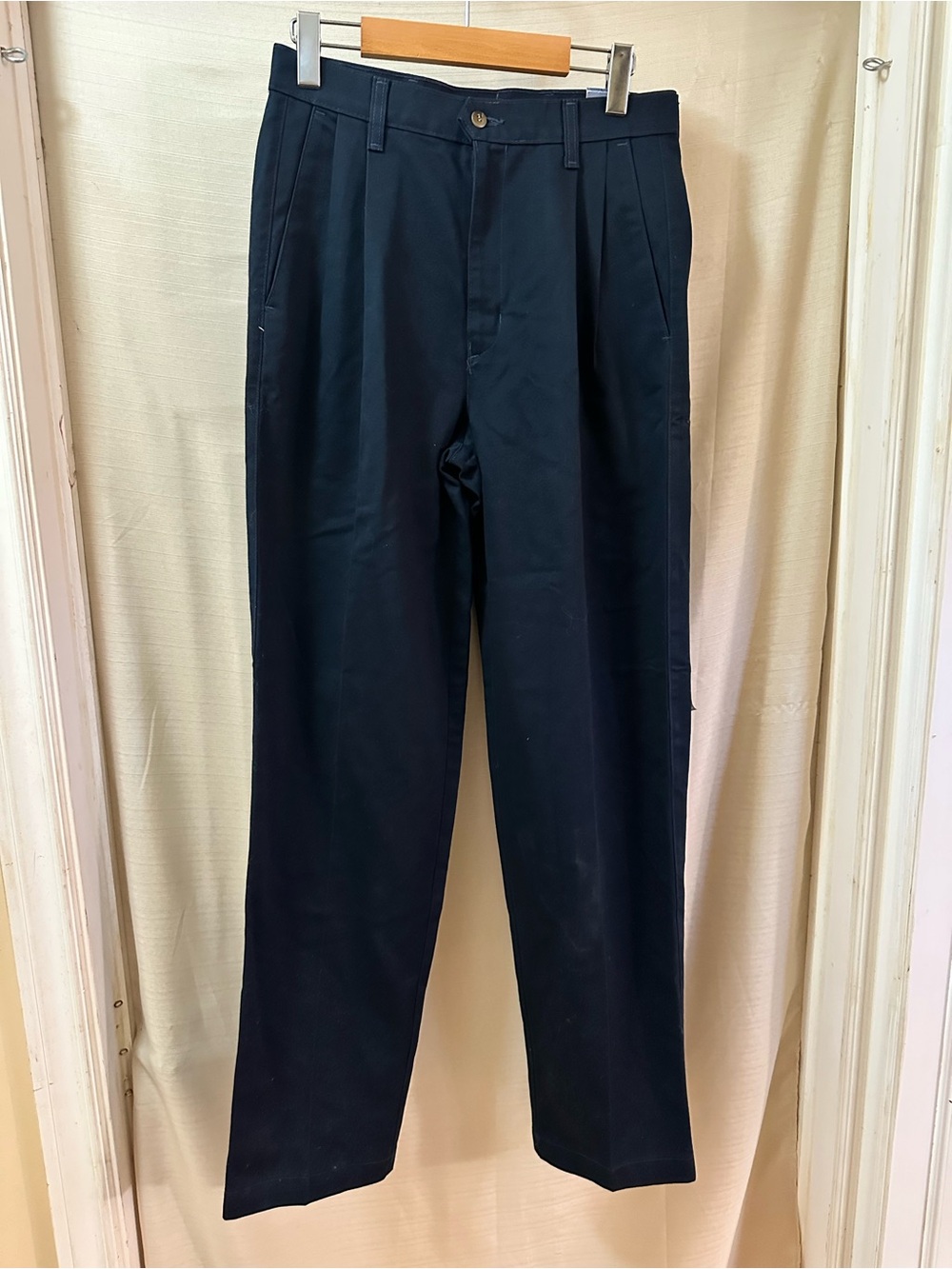 Dockers Classic Fit Pleated Navy Khaki Pants NWT Deadstock Men’s 30x32 Y2K
